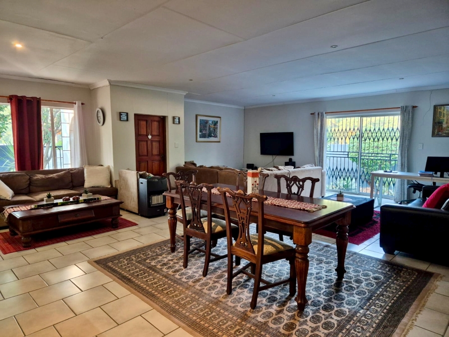 5 Bedroom Property for Sale in Schoemansville North West